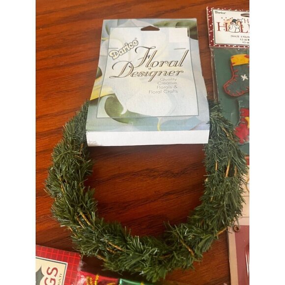 Vintage Christmas Village Accessories Bundle Lemax / Darice Clips, Wreath, 4 Set - Picture 2 of 5